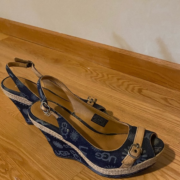 UGG Wedge / Espadrilles - Picture 1 of 5